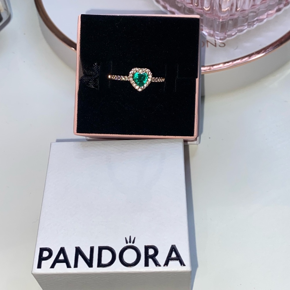 COPY - Pandora elevated heart ring